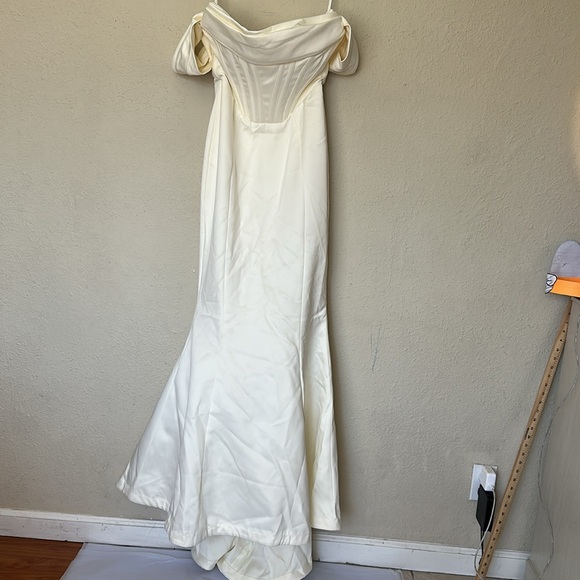 House of CB ‘Antoinette’ Ivory Corset Off Shoulder LIMITED EDITION Bridal GOWN L - Picture 5 of 13